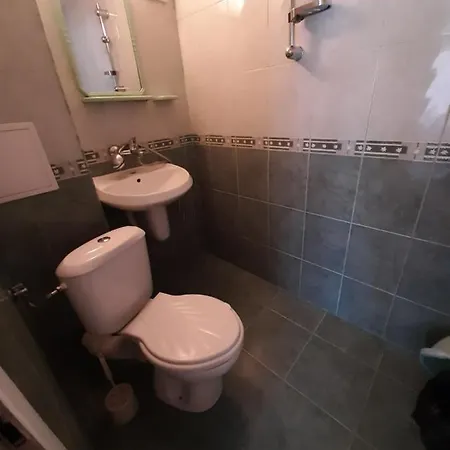 Damyanov Πανσιόν