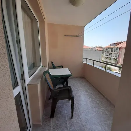 بيت ضيافة Damyanov